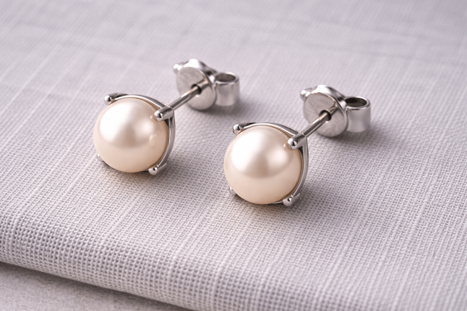 pearlsonly-blog-99-image-2-pearl - Brincos de ouro branco com pérolas Elegância moderna - Joias com pérolas - pearlsonly