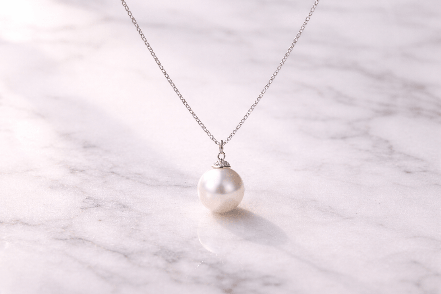 pearlsonly-blog-100-image-4-pearl - Simplicidade do brinco pendente com uma única pérola - Joias com pérolas - pearlsonly