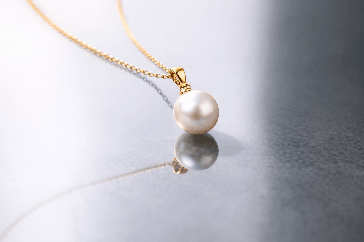 pearlsonly-blog-127-image-5-pearl - Pendente de pérola em corrente de ouro - Joias com pérolas - pearlsonly