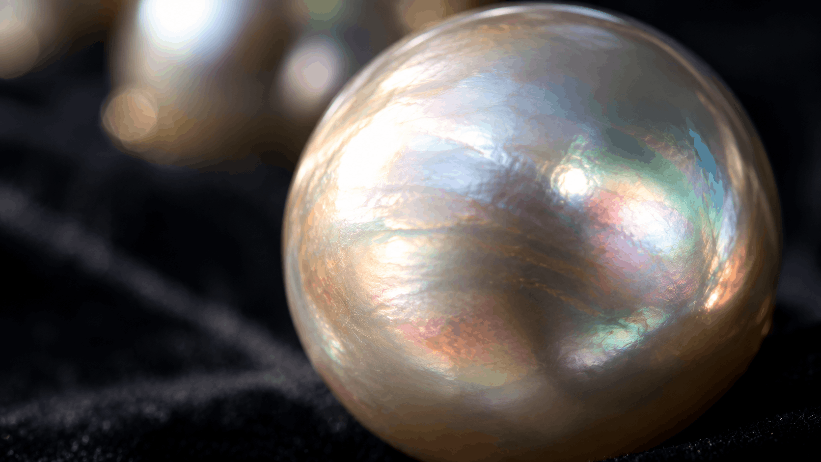 03. O teste do lustre — Reconhecer as pérolas verdadeiras pelo seu brilho