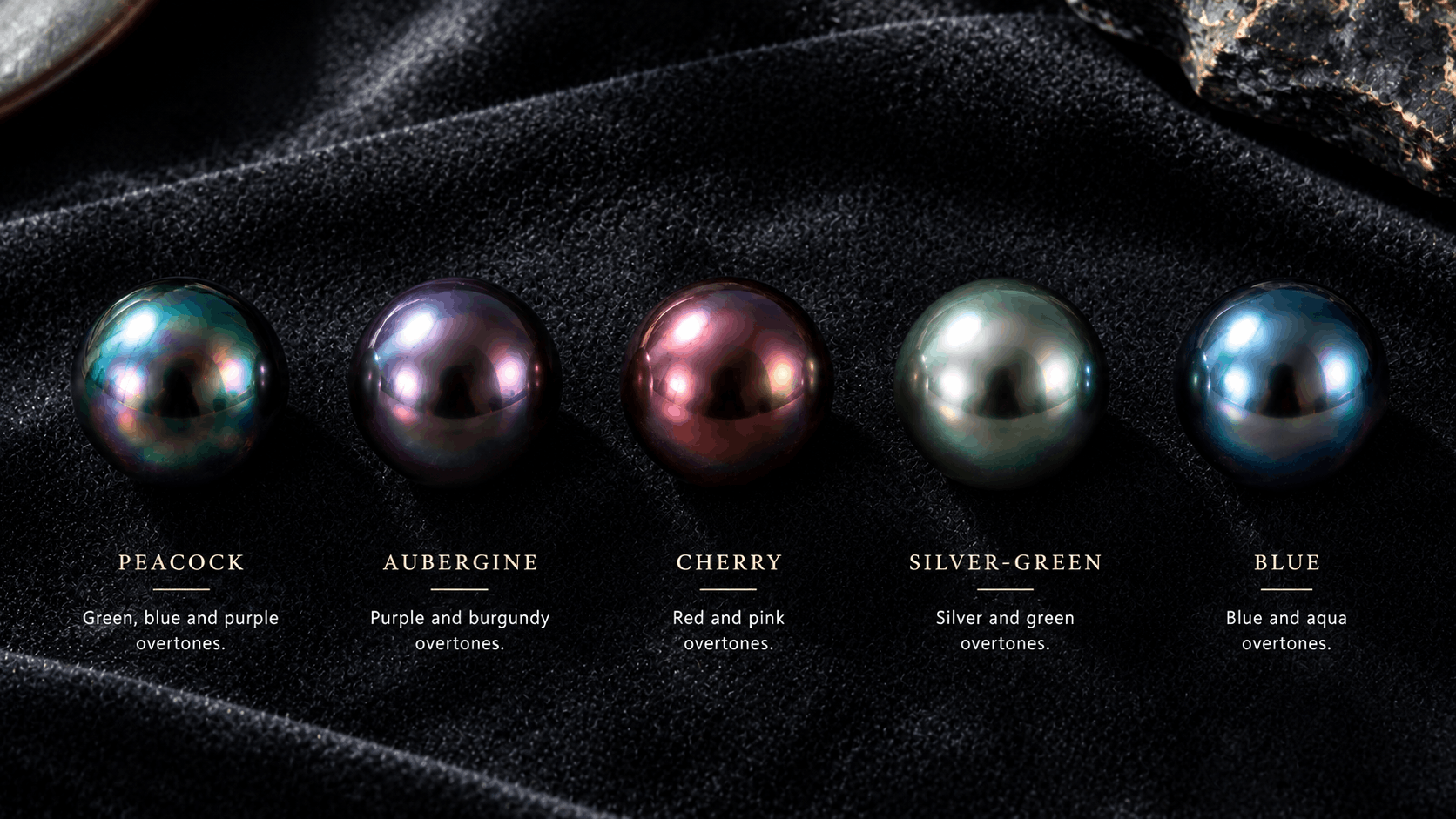 02. Cores e reflexos das pulseiras de pérolas negras